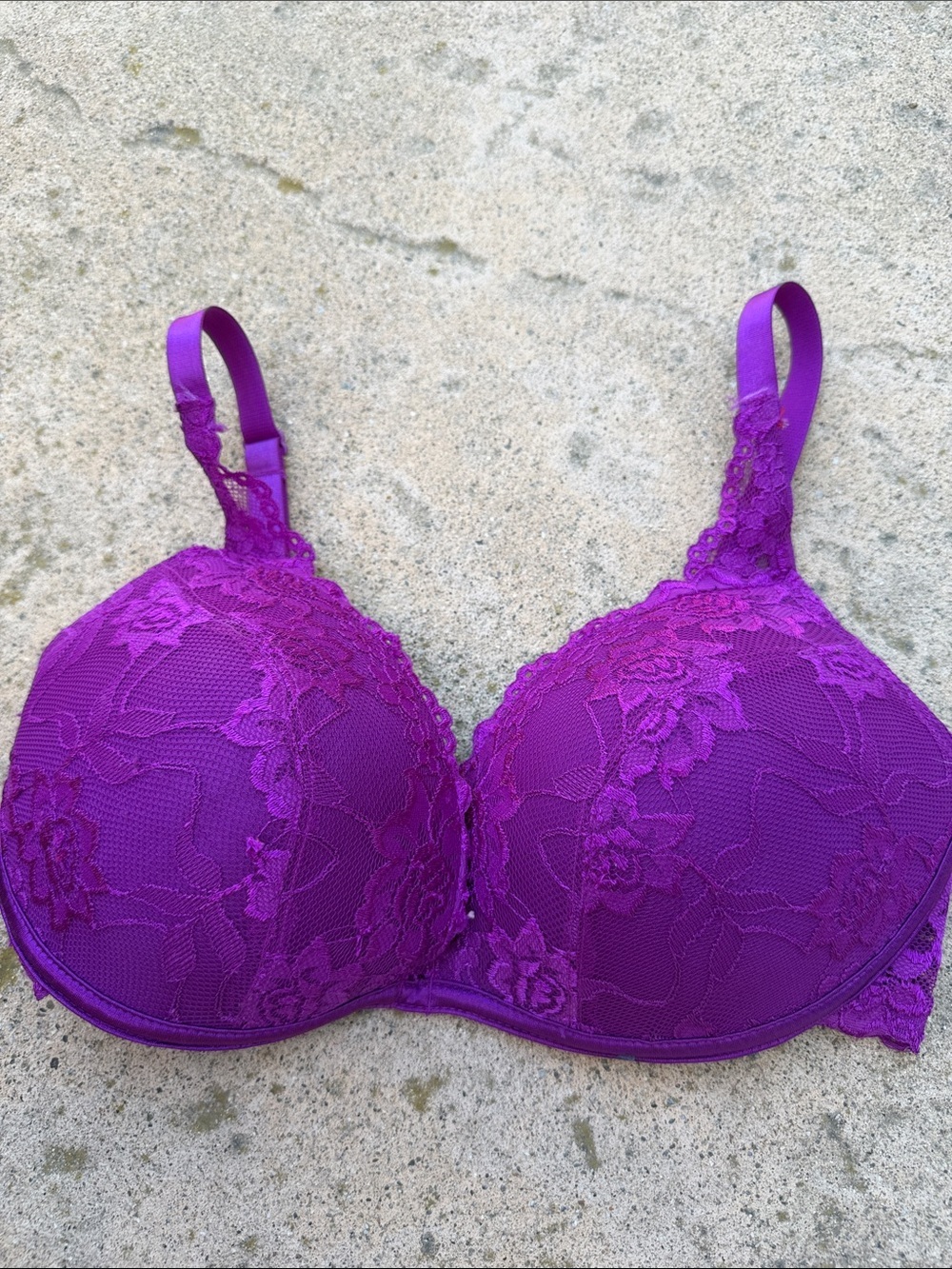 Frederick's of Hollywood Womens Purple Lace Padded Underiwre Plunge Bra Size 38C